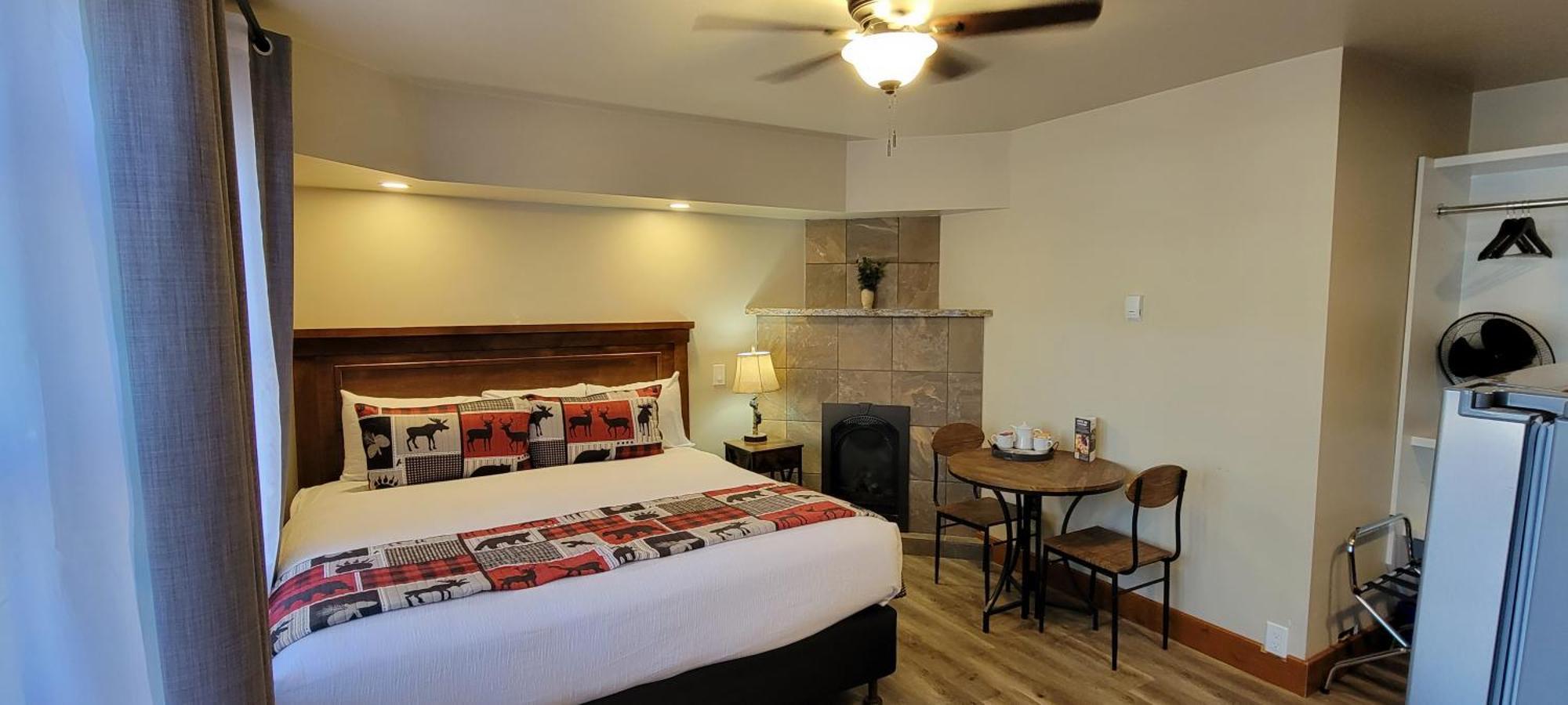 Crandell Mountain Lodge Waterton Park Eksteriør bilde
