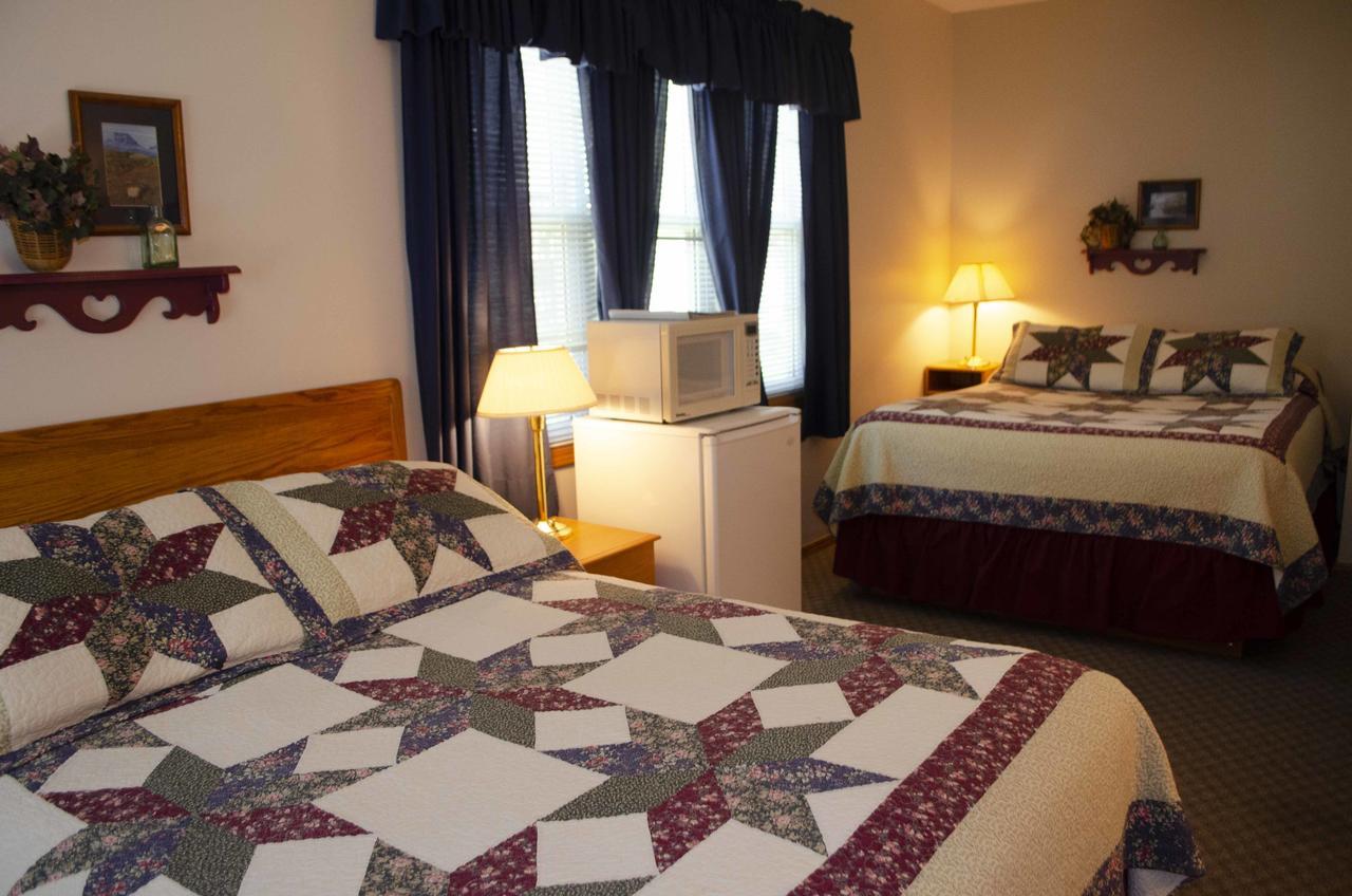 Crandell Mountain Lodge Waterton Park Eksteriør bilde
