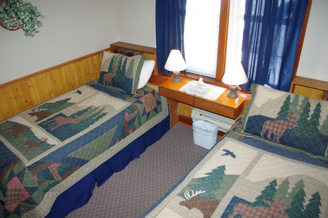 Crandell Mountain Lodge Waterton Park Eksteriør bilde