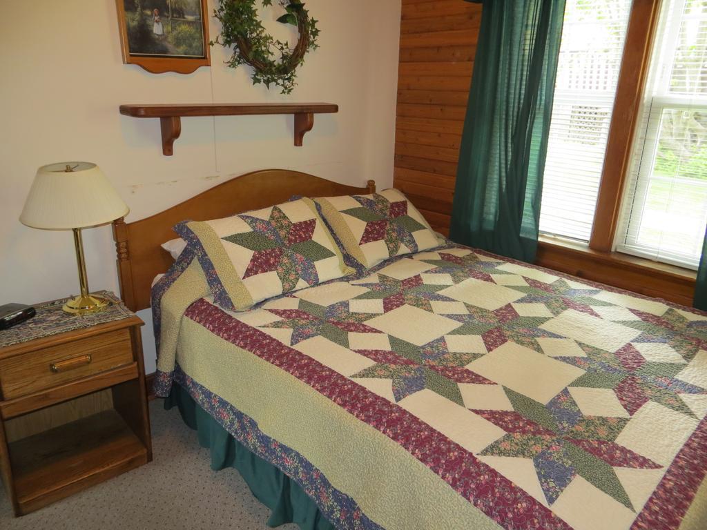 Crandell Mountain Lodge Waterton Park Eksteriør bilde
